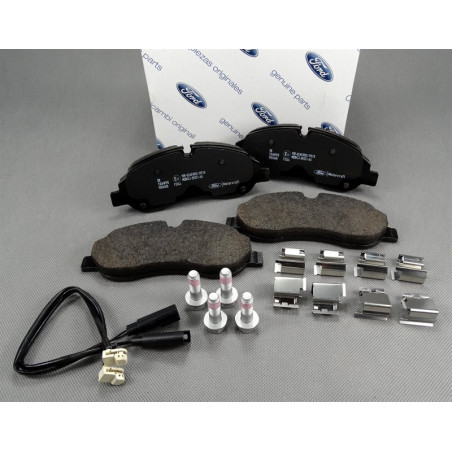 KLOCKI HAMULCOWE PRZÓD /...