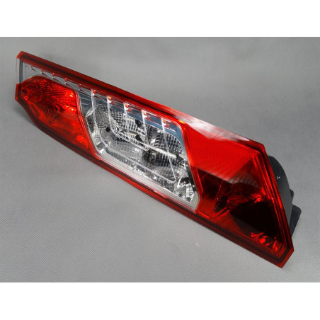 LAMPA TYLNA - PRAWA / FORD...