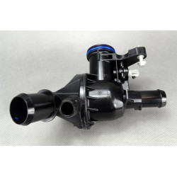 OBUDOWA TERMOSTATU Z CZUJNIKIEM 2.0 TDCI ECOBLUE / FORD TRANSIT MK8 2014-